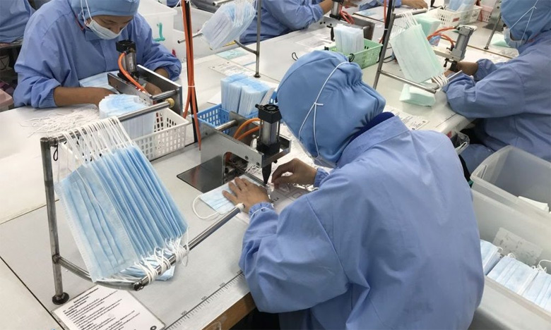 Masques de protection : Le relâchement des gestes barrières freine la production