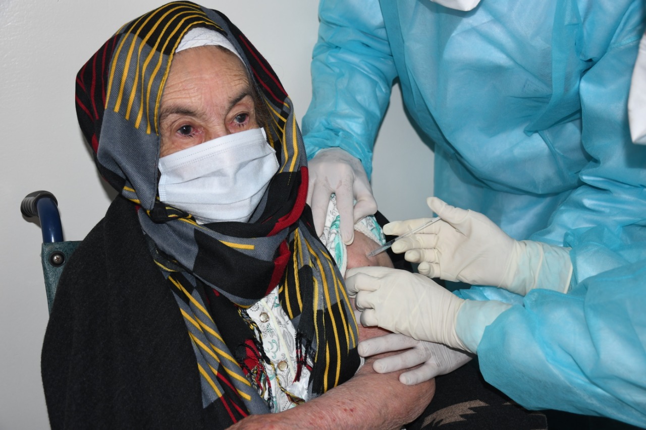 Covid-19 : Près de 2 millions de personnes âgées de plus de 60 ans en retard pour la troisième dose