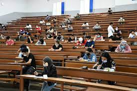 Enseignement supérieur : l'appel à projets pour la production des cours scénarisés lancé 