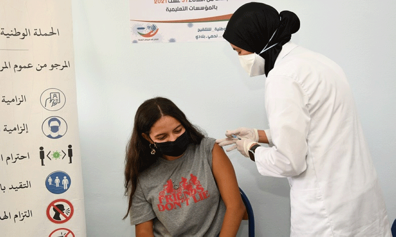 Vaccin anti-Covid-19 : Pour les 12-17 ans, la 3e dose n’est pas recommandée «pour le moment»