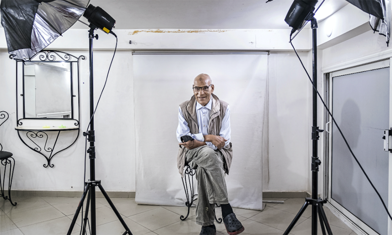 L'artiste Mehdy Mariouch revisite les anciens labos photo à travers une exposition aussi puissante en couleurs qu’en émotions 